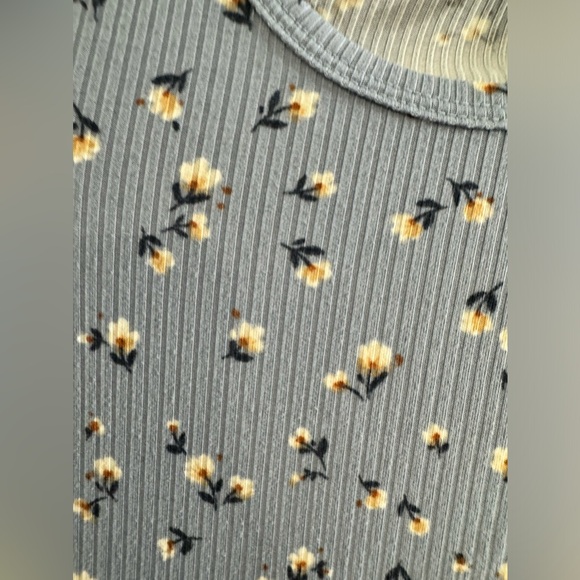 Wild Daisy Floral Shirt                            Kids Size - 8 - Picture 4 of 6